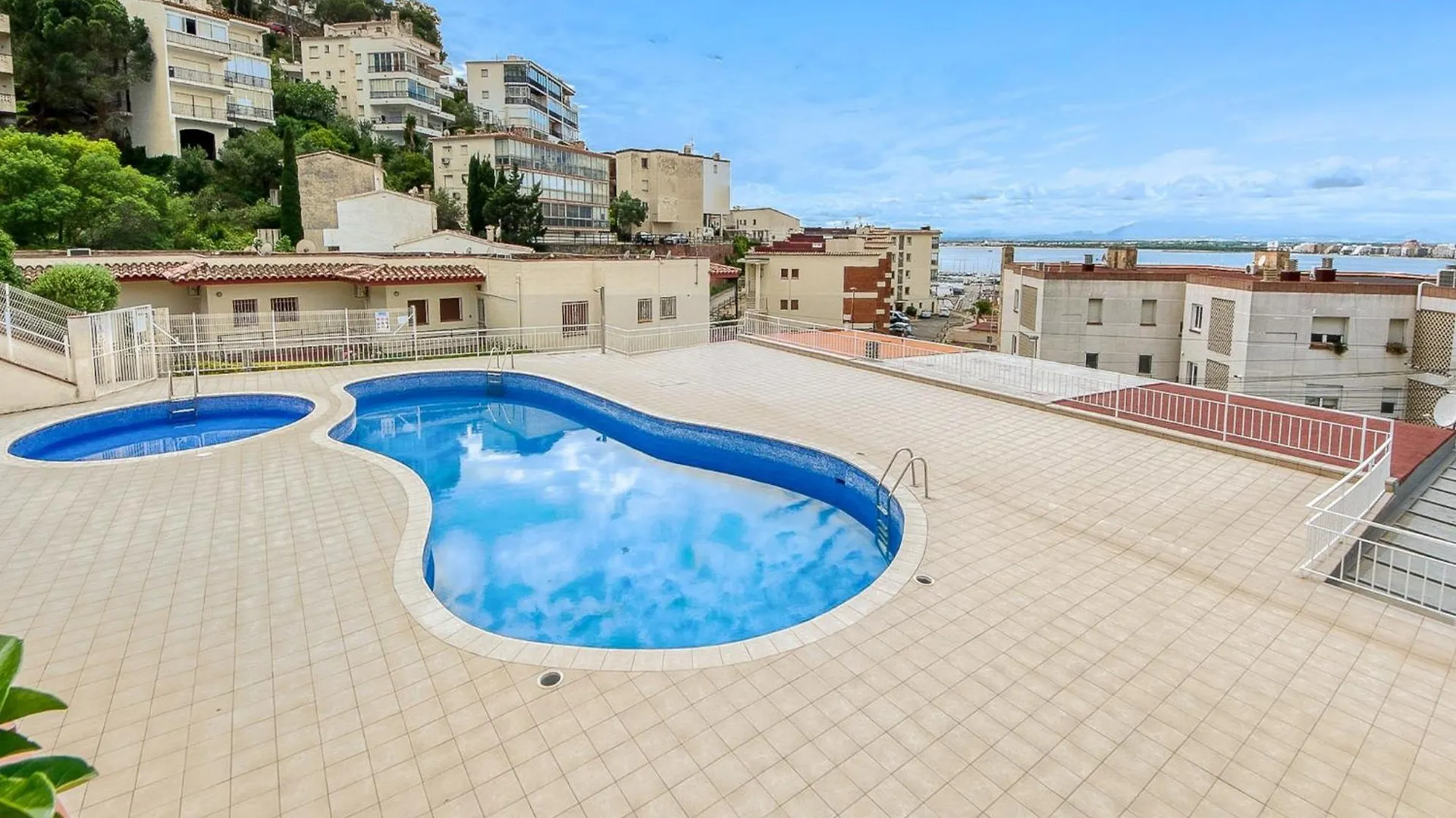 רוזס Apartment With Balcony ספרד